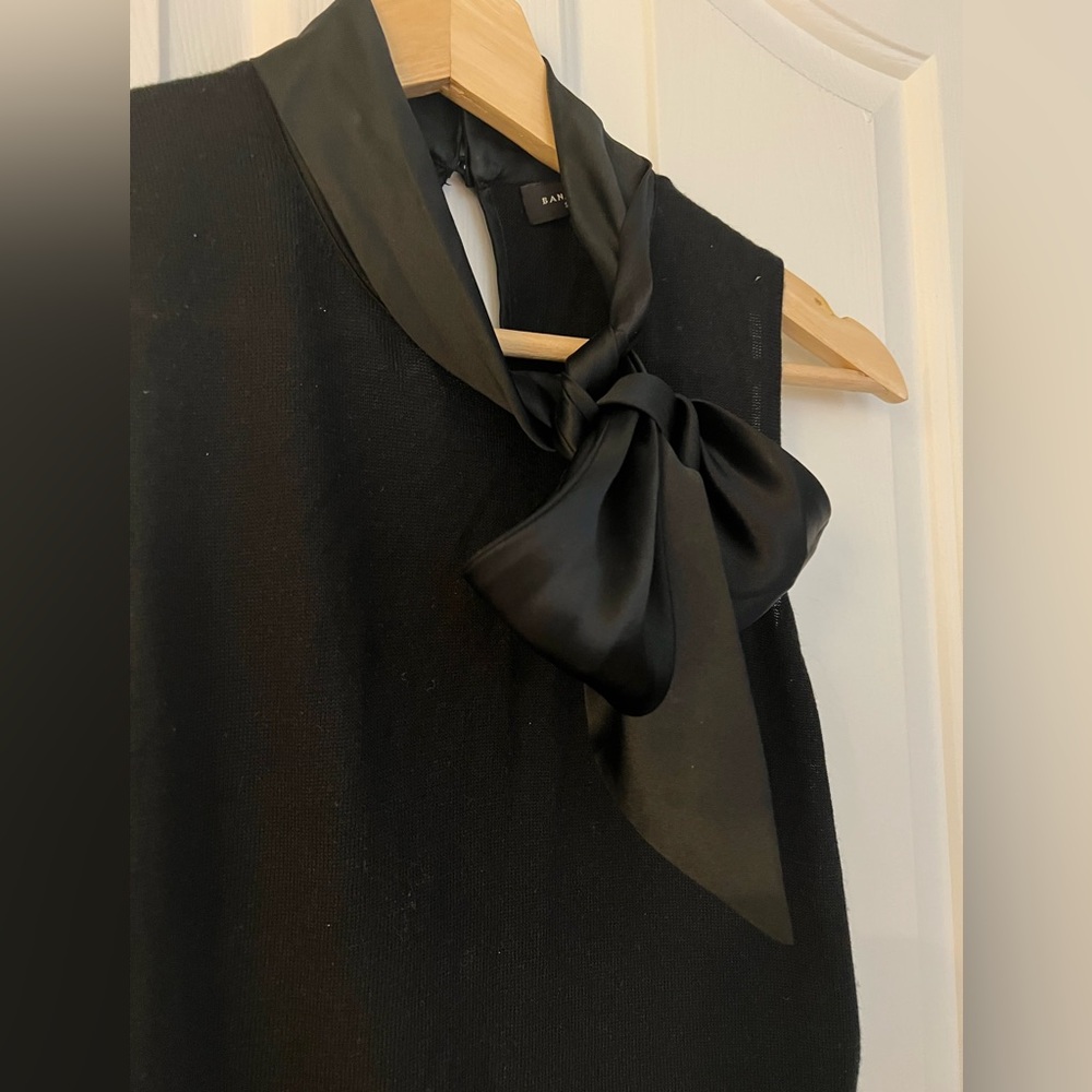 SILK and CASHMERE Banana Republic Sleeveless Sweater